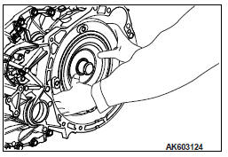 Mitsubishi Outlander. Continuously Variable Transaxle Overhaul